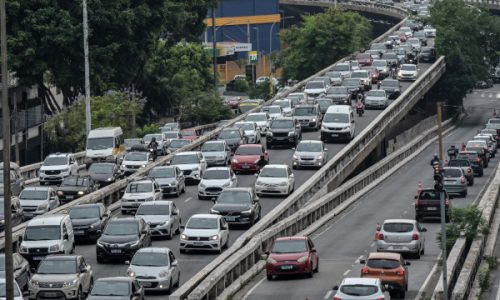 Trânsito para o feriado deve apertar na tarde desta quinta (28); veja piores horários para viajar